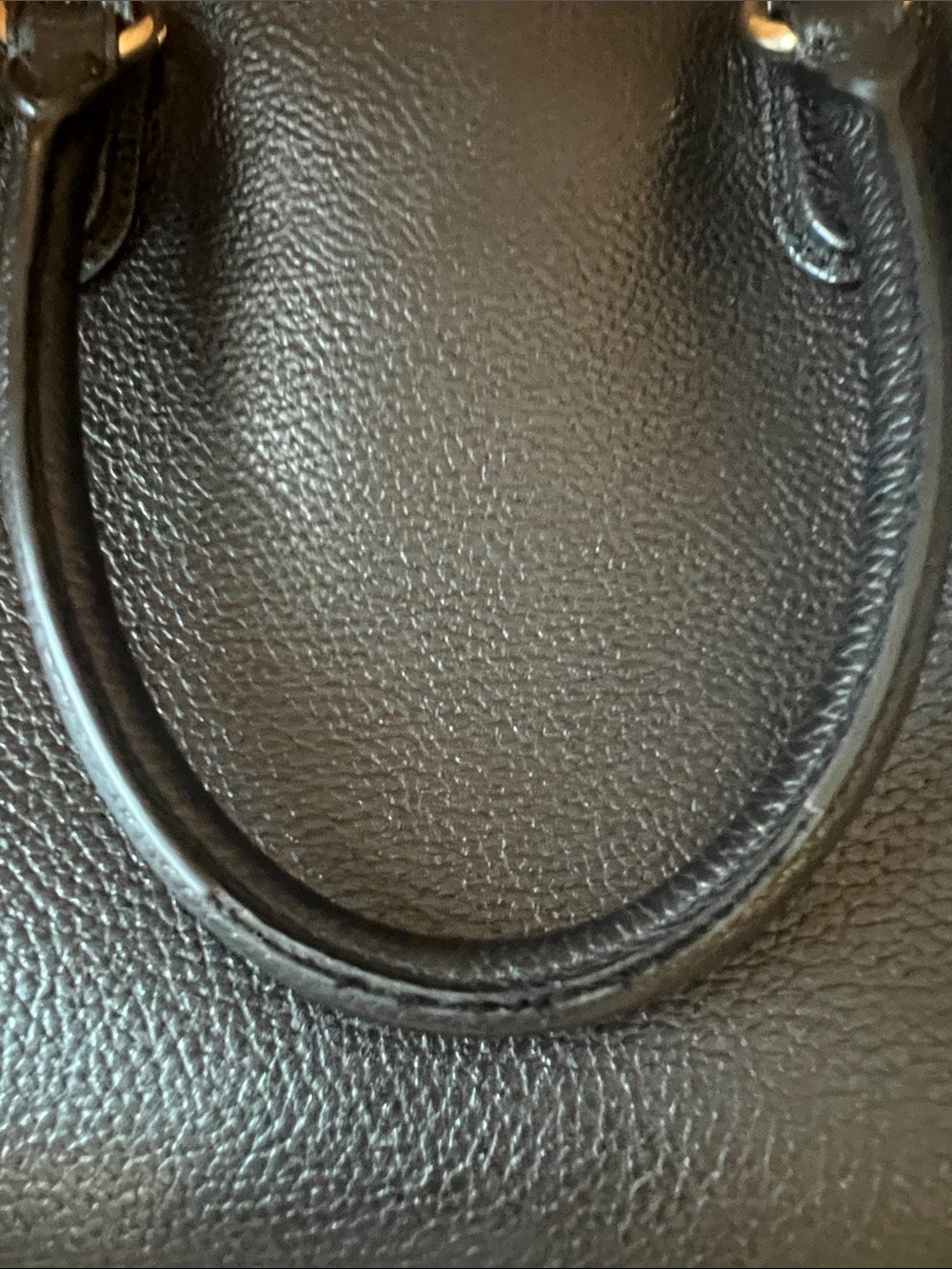 Coach - Women's Black Leather Classic Shoulder Bag - Picture 5 of 10